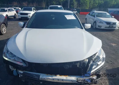 2017 Honda Civic Lx из США, поврежденный, VIN 1HGCR2F11HA152780